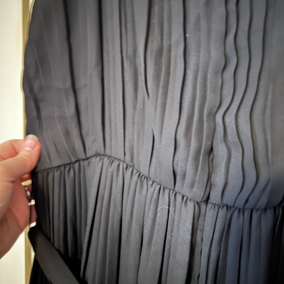 Pleated black jumpsuit - Picture 3 of 5